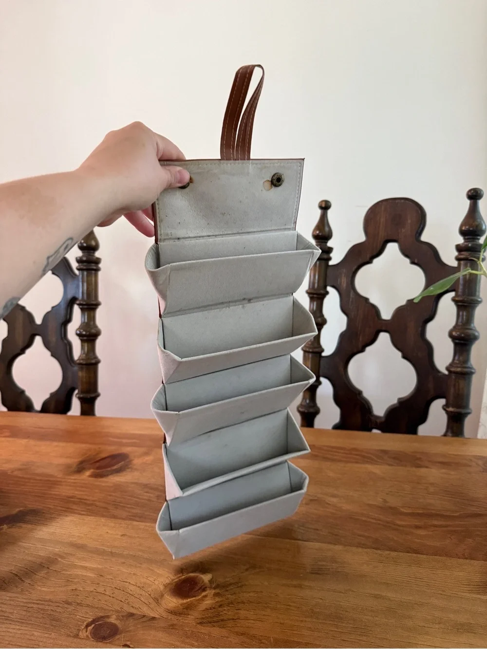 Hanging 6-Pocket Foldable Organizer in Light Gray perfect for sunglasses